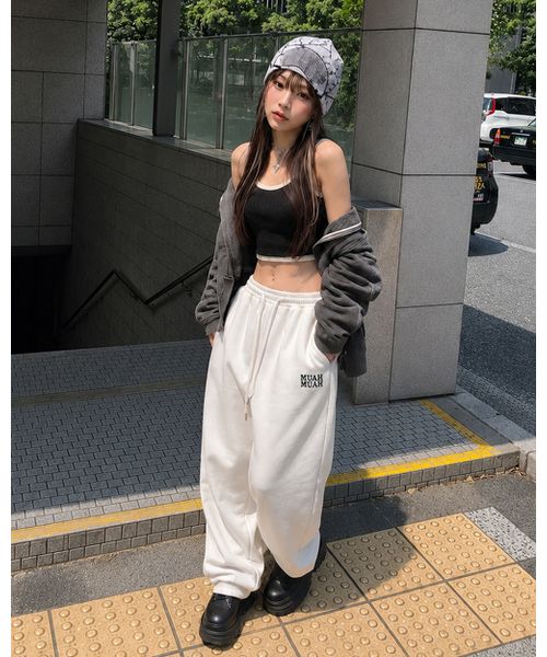 muahmuah（ムーアムーア）の「パッチポケットワイドバンディングパンツ[ホワイト]（スウェットパンツ・レディース・その他・FREE）」の3枚目の写真