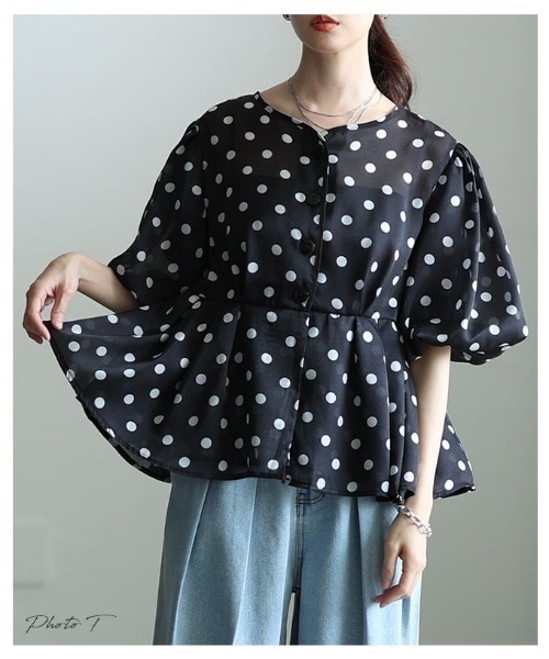 Sawa a la mode(サワアラモード)の「ドット柄シアーペプラムブラウス(シャツ/ブラウス・レディース・ブラック・FREE)」の2枚目の写真