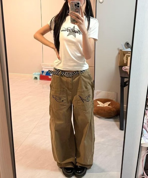 HALEY PESCA(ヘーリーペスカ)の「HALEY PESCA/レオパード柄星グラフィックプリントTシャツ(Tシャツ/カットソー・レディース・ホワイト・SMALL)」の3枚目の写真