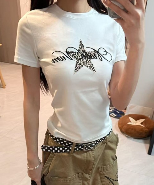 HALEY PESCA(ヘーリーペスカ)の「HALEY PESCA/レオパード柄星グラフィックプリントTシャツ(Tシャツ/カットソー・レディース・ホワイト・SMALL)」の4枚目の写真