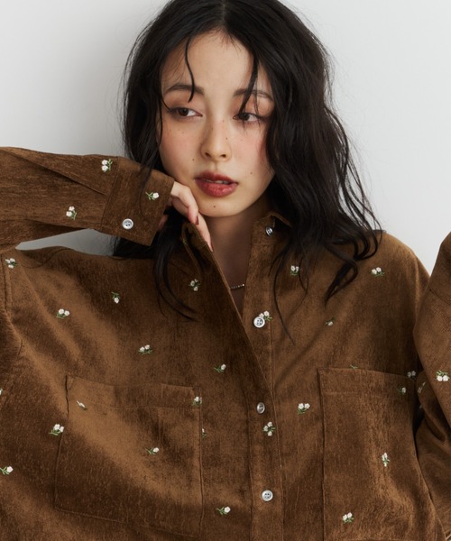 Unitage(ユニテージ)の「刺繍コーデュロイシャツ(シャツ/ブラウス・レディース・ブラウン/アイボリー・FREE)」の13枚目の写真