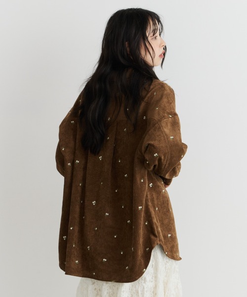 Unitage(ユニテージ)の「刺繍コーデュロイシャツ(シャツ/ブラウス・レディース・ブラウン/アイボリー・FREE)」の17枚目の写真