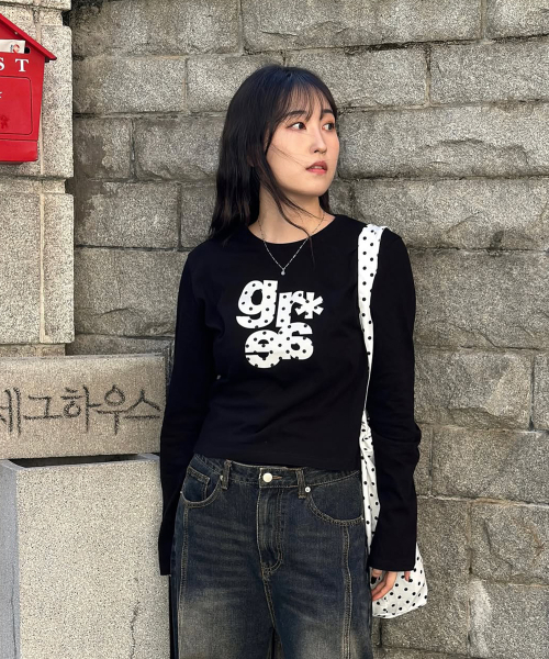 GRAVER（グレーバー）の「[UNISEX]GRAE-S DOT ロングスリーブ Tシャツ_5color（Tシャツ/カットソー・レディース・ホワイト・SMALL/MEDIUM/LARGE）」の4枚目の写真