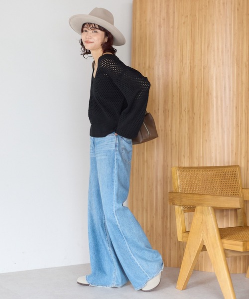 gossara（ゴサラ）の「【gossara ヘルシーに着こなす】キャミ付き深V透かし編みニット（ニット/セーター・レディース・ブラック/ブラウン/ライトベージュ・FREE）」の14枚目の写真