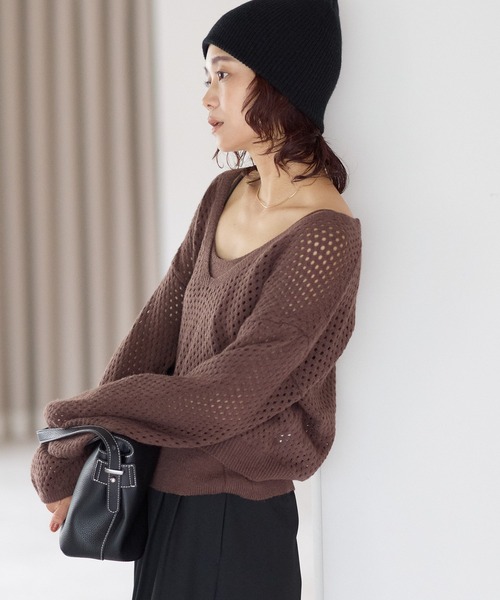 gossara（ゴサラ）の「【gossara ヘルシーに着こなす】キャミ付き深V透かし編みニット（ニット/セーター・レディース・ブラック/ブラウン/ライトベージュ・FREE）」の21枚目の写真
