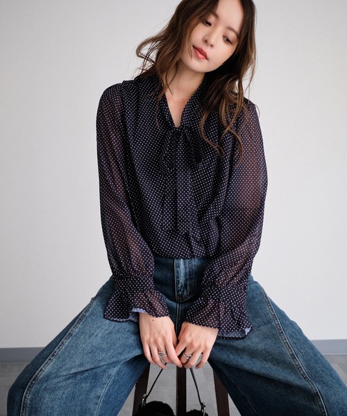 murea(ミュレア)の「ドット柄シアーボウタイカシュクールブラウス(シャツ/ブラウス・レディース・ブラウン/ブラック・FREE)」の2枚目の写真