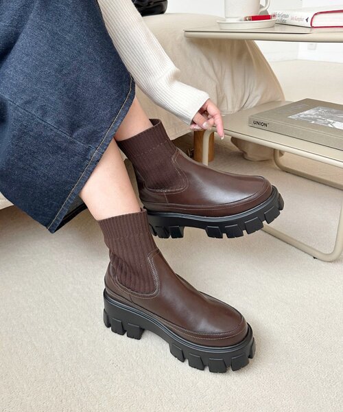 DISCOAT(ディスコート)の「トラックソールソックスブーツ(ブーツ・レディース・ブラック/ブラウン・X-LARGE/LARGE/MEDIUM/SMALL)」の1枚目の写真