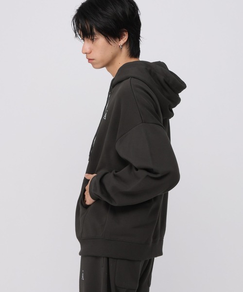 ALAND(エーランド)の「セットアップ着用可能【UNISEX】ALAND/刺繍Aロゴ裏毛パーカー(パーカー・レディース・グレー/ブラウン/ブラック・SMALL/LARGE)」の10枚目の写真