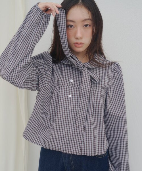 DISCOAT(ディスコート)の「【umm.】ボウタイ付丸衿ナポレオンブラウス《WEB限定》(シャツ/ブラウス・レディース・ネイビー/オフホワイト/ブラウン・FREE)」の9枚目の写真