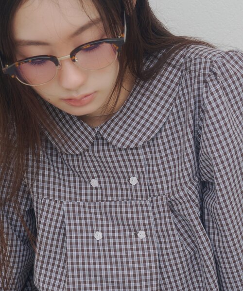 DISCOAT(ディスコート)の「【umm.】ボウタイ付丸衿ナポレオンブラウス《WEB限定》(シャツ/ブラウス・レディース・ネイビー/オフホワイト/ブラウン・FREE)」の17枚目の写真