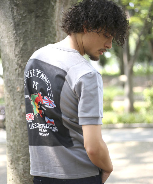 Denime（ドゥニーム）の「スーベニア柄半袖スウェット（スウェット・メンズ・グレー/オートミール・LARGE/MEDIUM/X-LARGE）」の19枚目の写真