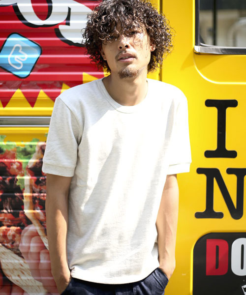 Denime（ドゥニーム）の「スーベニア柄半袖スウェット（スウェット・メンズ・グレー/オートミール・LARGE/MEDIUM/X-LARGE）」の13枚目の写真