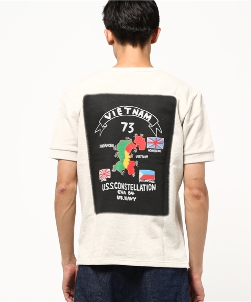 Denime（ドゥニーム）の「スーベニア柄半袖スウェット（スウェット・メンズ・グレー/オートミール・LARGE/MEDIUM/X-LARGE）」の6枚目の写真