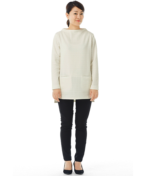 IEDIT（イディット）の「ＩＥＤＩＴレーベルコレクション　切り替え効果で美脚をかなえる　マシュマロタッチフラミンゴスキニーパンツ（その他パンツ・レディース・オフホワイト/ブラック・SMALL/NS/2T/LARGE/3T/XX-LARGE/X-LARGE/MEDIUM/NM）」の3枚目の写真