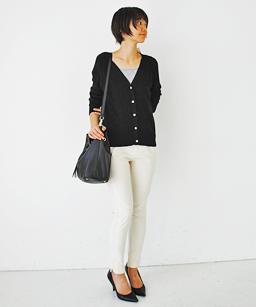 IEDIT（イディット）の「ＩＥＤＩＴレーベルコレクション　切り替え効果で美脚をかなえる　マシュマロタッチフラミンゴスキニーパンツ（その他パンツ・レディース・オフホワイト/ブラック・SMALL/NS/2T/LARGE/3T/XX-LARGE/X-LARGE/MEDIUM/NM）」の14枚目の写真