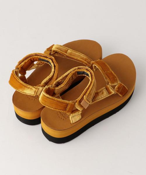 Teva（テバ）の「Teva FLATFOM VELVET〈テバ〉（サンダル・レディース・マスタード/パープル・23cm/24cm/22cm）」の5枚目の写真