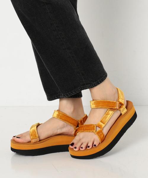 Teva（テバ）の「Teva FLATFOM VELVET〈テバ〉（サンダル・レディース・マスタード/パープル・23cm/24cm/22cm）」の9枚目の写真