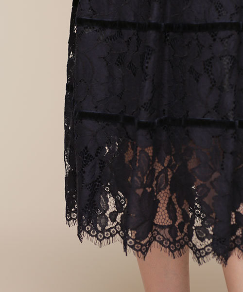 NANO universe(ナノユニバース)の「ベルベット切替レーススカート(スカート・レディース・ネイビー/カーキ・38/36)」の13枚目の写真