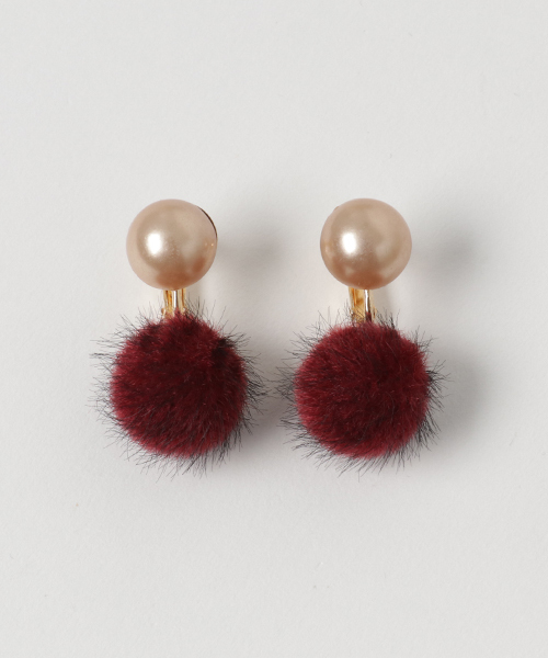 lala Born（ララボーン）の「パール×ファーボールイヤリング（イヤリング・レディース・ホワイト/ブラック/ベージュ/グレー/カーキ/ワイン・FREE）」の6枚目の写真