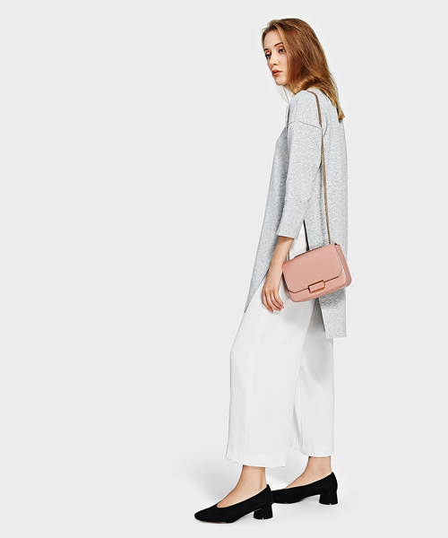 CHARLES & KEITH(チャールズ & キース)の「ベーシックパンプス / BASIC PUMPS(パンプス・レディース・ブラック/ベージュ/バーガンディー・22.5cm/23.5cm/23cm/24.5cm/25cm)」の16枚目の写真