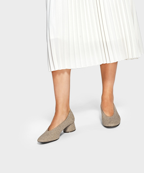 CHARLES & KEITH(チャールズ & キース)の「ベーシックパンプス / BASIC PUMPS(パンプス・レディース・ブラック/ベージュ/バーガンディー・22.5cm/23.5cm/23cm/24.5cm/25cm)」の14枚目の写真