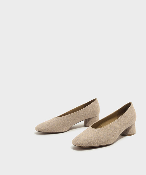 CHARLES & KEITH(チャールズ & キース)の「ベーシックパンプス / BASIC PUMPS(パンプス・レディース・ブラック/ベージュ/バーガンディー・22.5cm/23.5cm/23cm/24.5cm/25cm)」の13枚目の写真
