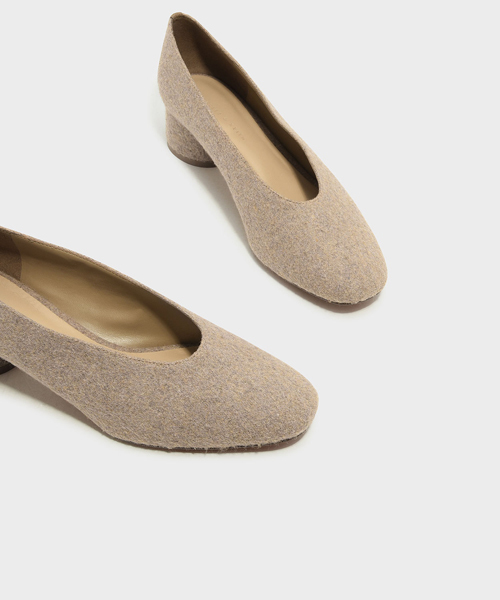 CHARLES & KEITH(チャールズ & キース)の「ベーシックパンプス / BASIC PUMPS(パンプス・レディース・ブラック/ベージュ/バーガンディー・22.5cm/23.5cm/23cm/24.5cm/25cm)」の12枚目の写真