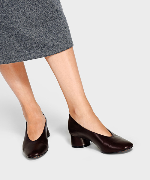 CHARLES & KEITH(チャールズ & キース)の「ベーシックパンプス / BASIC PUMPS(パンプス・レディース・ブラック/ベージュ/バーガンディー・22.5cm/23.5cm/23cm/24.5cm/25cm)」の9枚目の写真