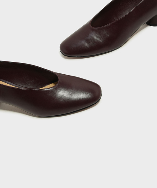 CHARLES & KEITH(チャールズ & キース)の「ベーシックパンプス / BASIC PUMPS(パンプス・レディース・ブラック/ベージュ/バーガンディー・22.5cm/23.5cm/23cm/24.5cm/25cm)」の6枚目の写真
