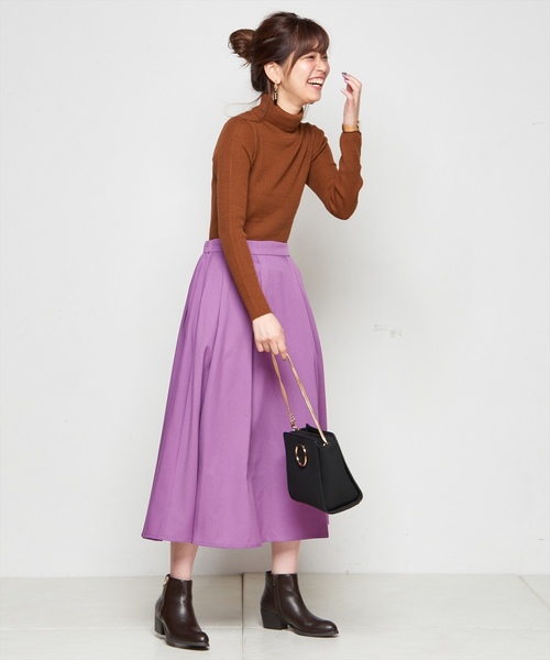 natural couture(ナチュラルクチュール)の「タックロングスカート(スカート・レディース・パープル/アイボリー/テラコッタ・FREE)」の3枚目の写真