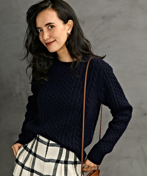 green label relaxing（グリーンレーベルリラクシング）の「SC ハミルトン アラン クルーネック ニット ◆（ニット/セーター・レディース・ライトグレー/ネイビー/オフホワイト/ピンク/イエロー/ライラック・40/38）」の4枚目の写真