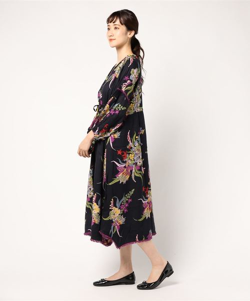 チャイハネ（チャイハネ）の「【チャイハネ】ボタニカルフラワーワンピース（ワンピース・レディース・ブラック/オレンジ/ターコイズブルー・FREE）」の8枚目の写真