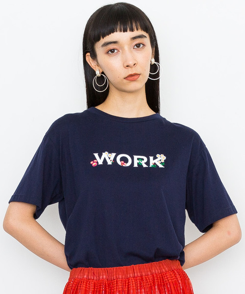 MUVEIL WORK（ミュベールワーク）の「【MUVEIL WORK】WORKプリントTシャツ（Tシャツ/カットソー・レディース・ホワイト/ネイビー・38/36）」の2枚目の写真