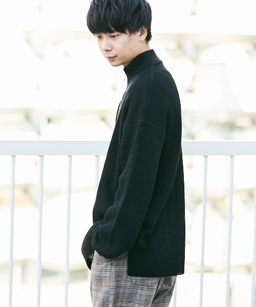 kutir（クティール）の「ワッフルニットハーフジップビッグトップス（ニット/セーター・メンズ・ホワイト/ブラック/ダークブラウン/ベージュ・MEDIUM/LARGE）」の16枚目の写真