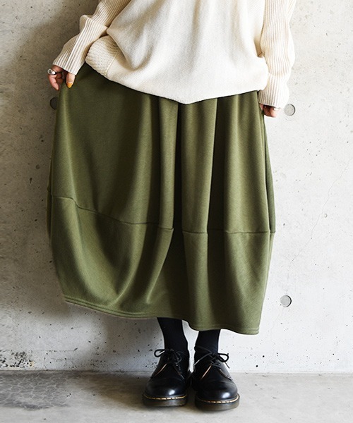 and it_(アンドイット)の「あったか裏起毛ふんわりバルーンスカート(スカート・レディース・ブラック/ネイビー/モカ/杢グレー/キャメル/マスタード/ワイン/カーキ/チャコールグレー/ブラウン・M/L/M-Long/L-Long)」の11枚目の写真