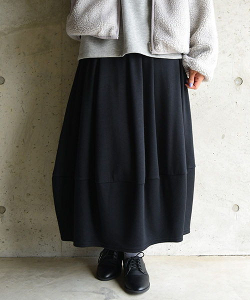 and it_(アンドイット)の「あったか裏起毛ふんわりバルーンスカート(スカート・レディース・ブラック/ネイビー/モカ/杢グレー/キャメル/マスタード/ワイン/カーキ/チャコールグレー/ブラウン・M/L/M-Long/L-Long)」の12枚目の写真