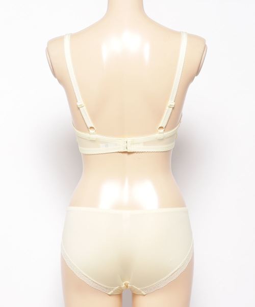 AMOSTYLE BY Triumph（アモスタイルバイトリンプ）の「ハイドレンシア柄レース ブラ＆ショーツセット【B,C,Dカップ】AMST WHU +Mini39-49（ブラ&ショーツ・レディース・ピンク/イエロー/ブルー・B65/B70/C70/D70/B75/C65/C75/D65/D75）」の5枚目の写真