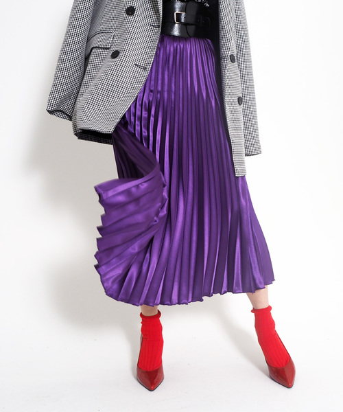 Narcissus(ナルシス)の「【cheap!!by vaNite】サテンプリーツスカート(スカート・レディース・ブラック/パープル/ピンク/シルバー/グリーン・FREE)」の4枚目の写真