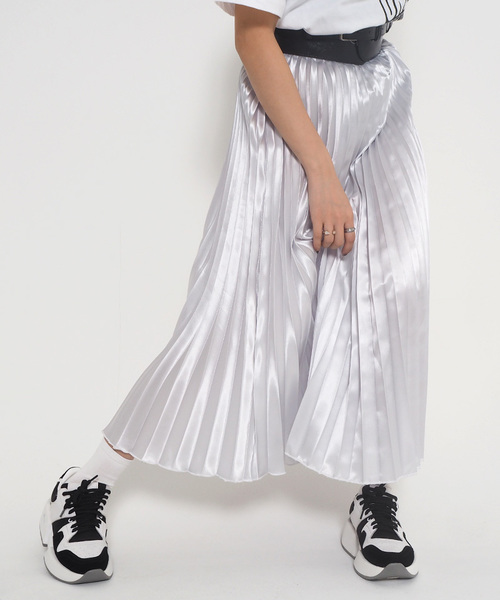 Narcissus(ナルシス)の「【cheap!!by vaNite】サテンプリーツスカート(スカート・レディース・ブラック/パープル/ピンク/シルバー/グリーン・FREE)」の5枚目の写真