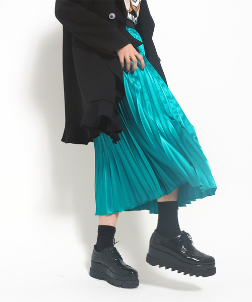 Narcissus(ナルシス)の「【cheap!!by vaNite】サテンプリーツスカート(スカート・レディース・ブラック/パープル/ピンク/シルバー/グリーン・FREE)」の3枚目の写真