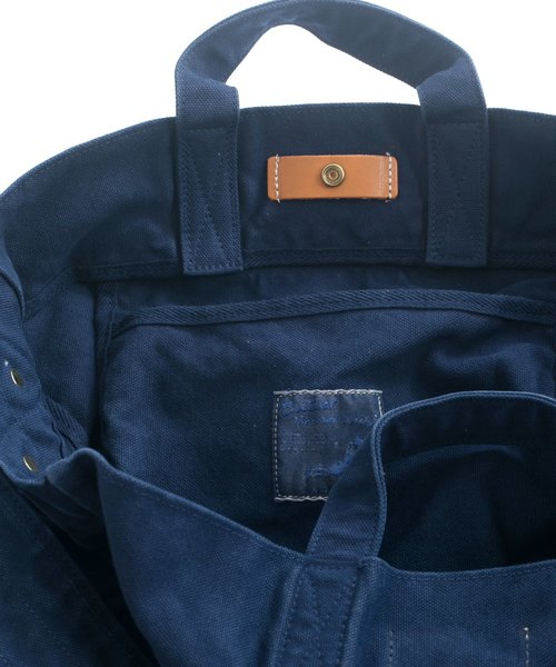 Butler Verner Sails(バトラーヴァーナーセイルス)の「反応染ポストマンショルダー(ショルダーバッグ・メンズ・ネイビー/ブルー系その他/キャメル・FREE)」の15枚目の写真