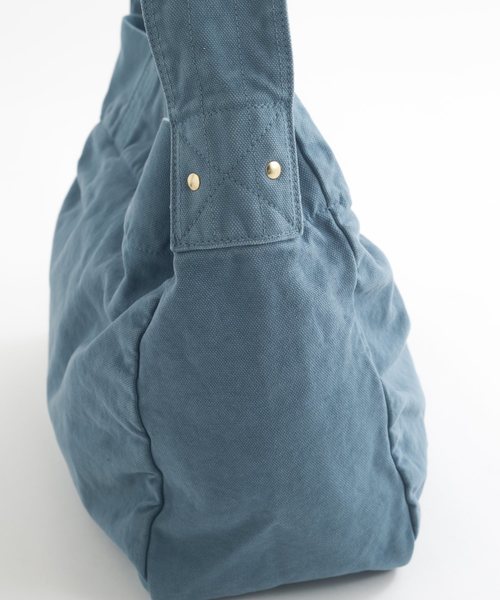 Butler Verner Sails(バトラーヴァーナーセイルス)の「反応染ポストマンショルダー(ショルダーバッグ・メンズ・ネイビー/ブルー系その他/キャメル・FREE)」の9枚目の写真