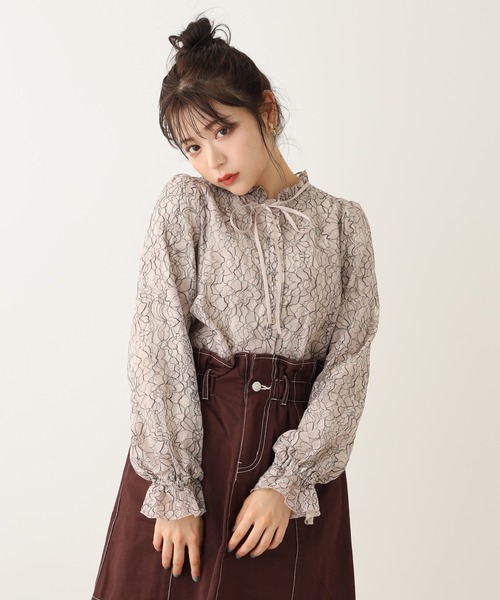 one after another NICE CLAUP（ワンアフターアナザーナイスクラップ）の「総レースボウタイブラウス（シャツ/ブラウス・レディース・アイボリー/オフホワイト/カーキ・FREE）」の2枚目の写真