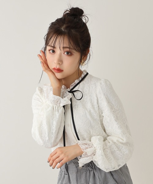 one after another NICE CLAUP（ワンアフターアナザーナイスクラップ）の「総レースボウタイブラウス（シャツ/ブラウス・レディース・アイボリー/オフホワイト/カーキ・FREE）」の18枚目の写真
