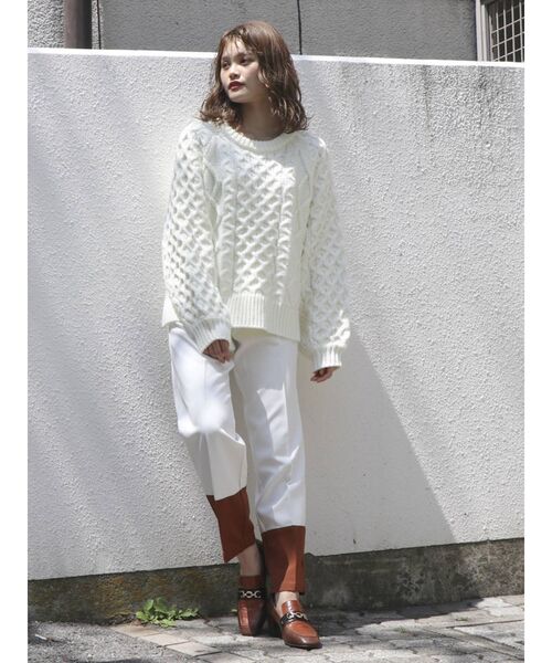 dazzlin(ダズリン)の「ケーブルカジュアルニットップス(ニット/セーター・レディース・オフホワイト/ブラック・FREE)」の11枚目の写真
