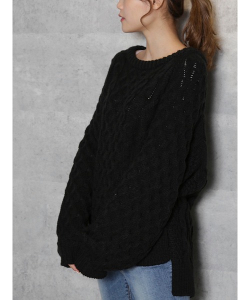 dazzlin(ダズリン)の「ケーブルカジュアルニットップス(ニット/セーター・レディース・オフホワイト/ブラック・FREE)」の1枚目の写真