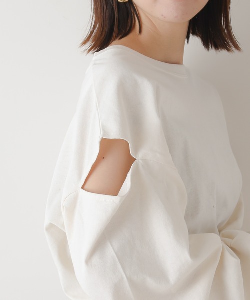 Chico（チコ）の「オープンショルダールーズロンT（Tシャツ/カットソー・レディース・アイボリー/ブラック/チャコール/ライトベージュ・FREE）」の8枚目の写真