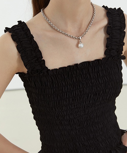 Fano Studios】Square collar no sleeve & pleated skirt