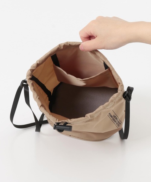 FRANKLIN & MARSHALL（フランクリンマーシャル）の「F&M 巾着バッグ（ショルダーバッグ・メンズ・オレンジ/ベージュ/ブラック・-）」の13枚目の写真