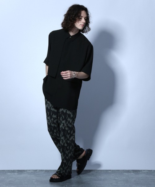 HARE(ハレ)の「アブストラクトストライププリーツパンツ(HARE)(その他パンツ・メンズ・ホワイト系その他/ブラック系その他/レッド系その他・FREE)」の5枚目の写真